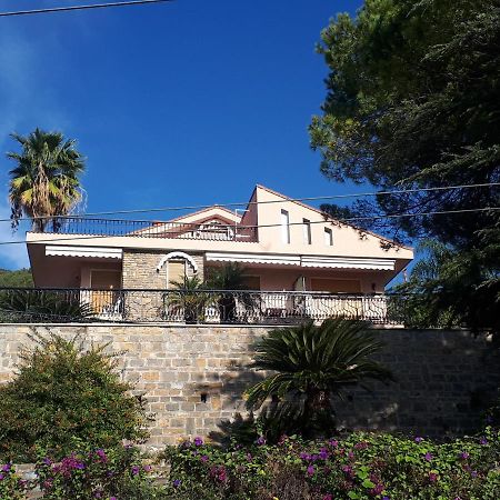 Apartmán Rifugio Societa Semplice Ospedaletti Exteriér fotografie
